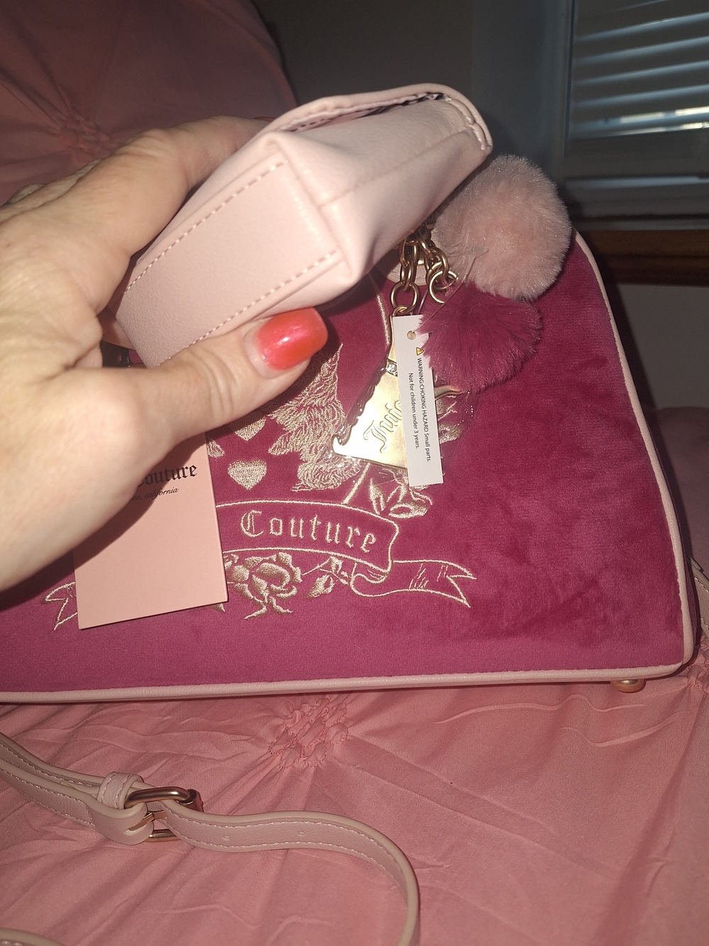 EXCLUSIVE Y2K Juicy Couture Pink Velvet Logo Crossbody Bag - Picture 5 of 10